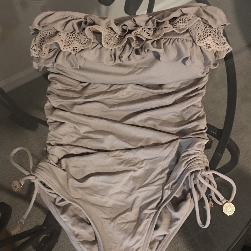 Juicy Couture - Picture 2 of 3